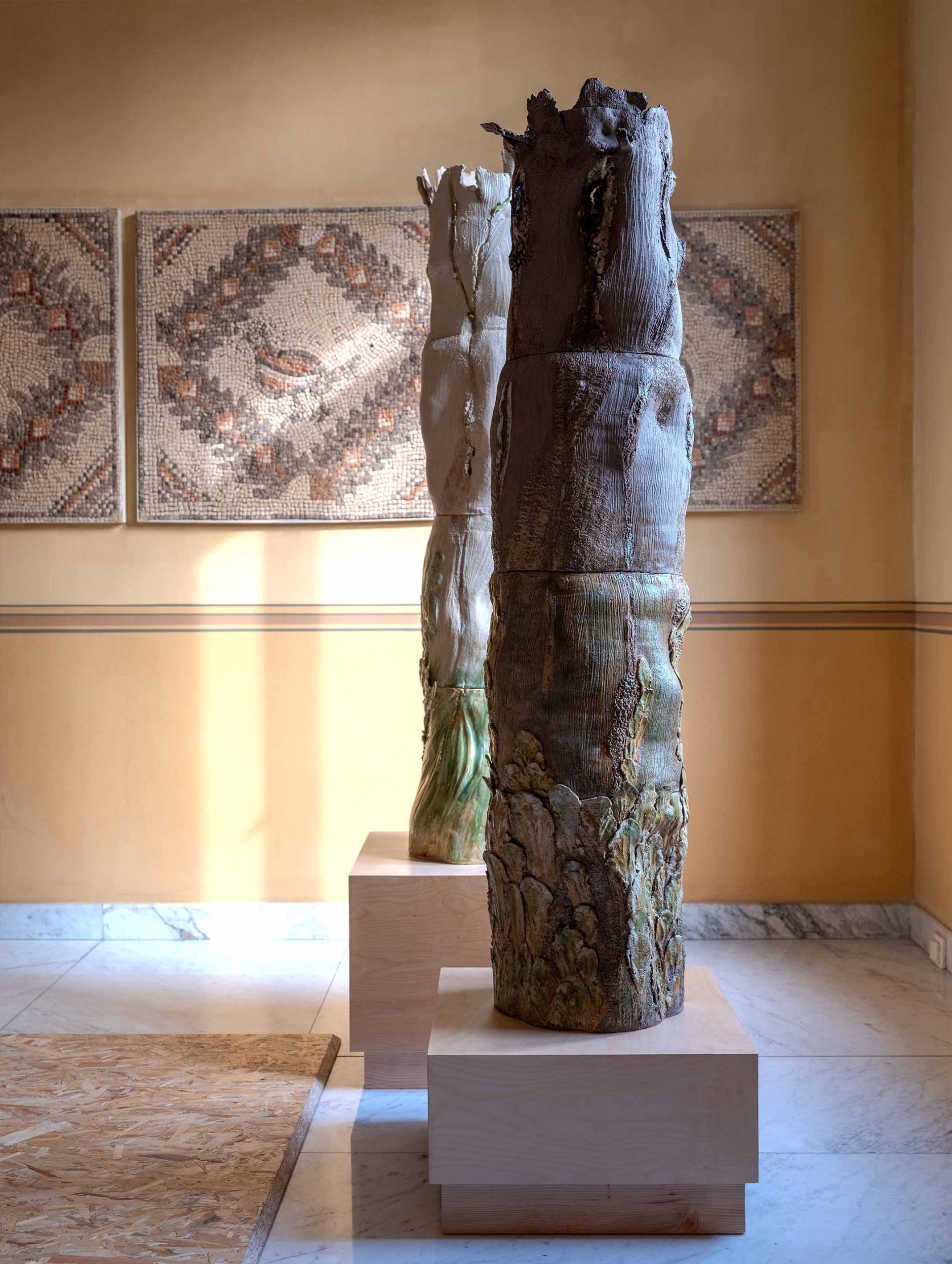 Pièce en céramique de Karine Letayf présentée à Villa Audi pour We Design Beirut, 2025