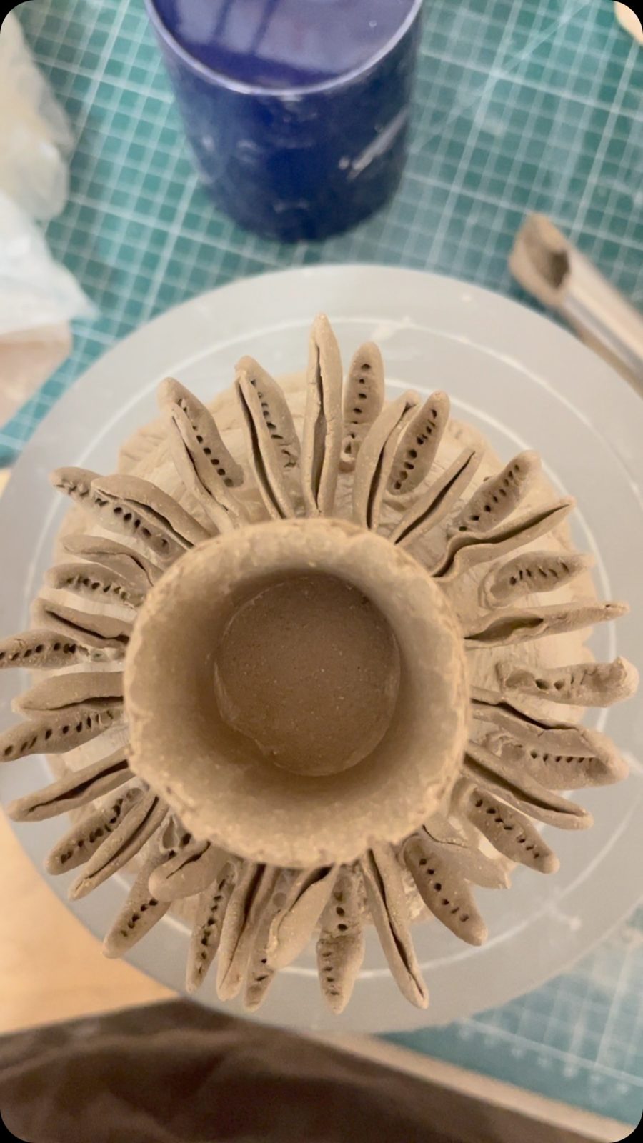 Coupe rayonnante à l'atelier