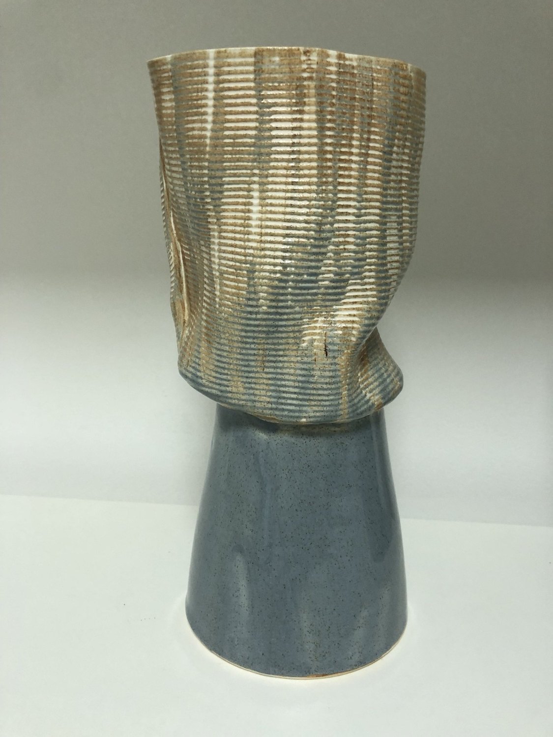 Vase empreinte bleu 2, 2019. Grès.