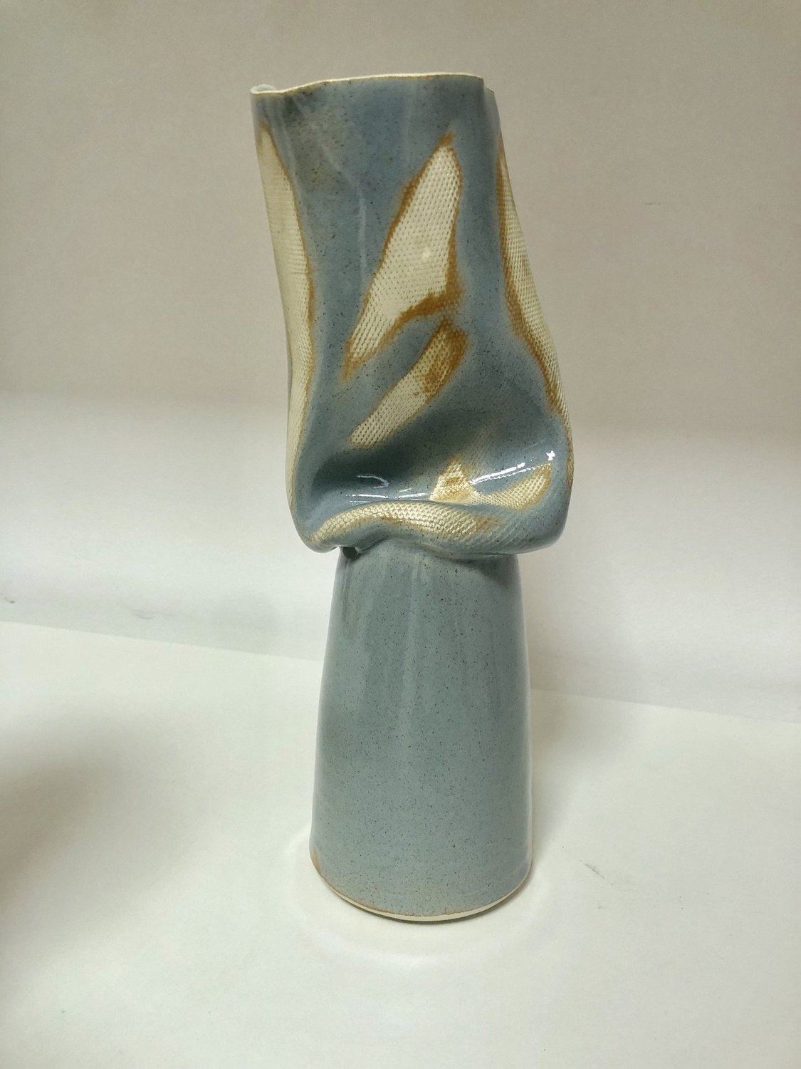 Vase empreinte bleu, 2019. Grès.