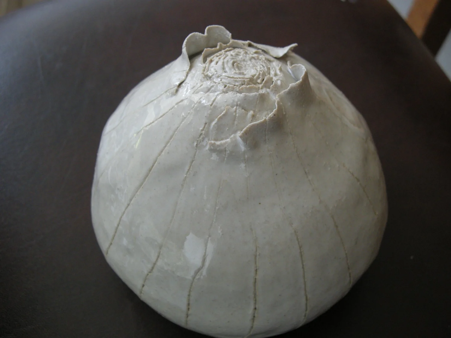 L'oignon, 2010. Grès blanc.
